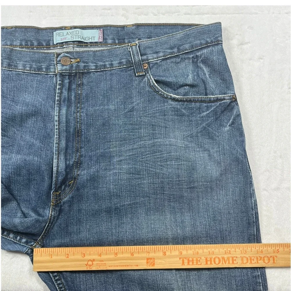 Levis slip into